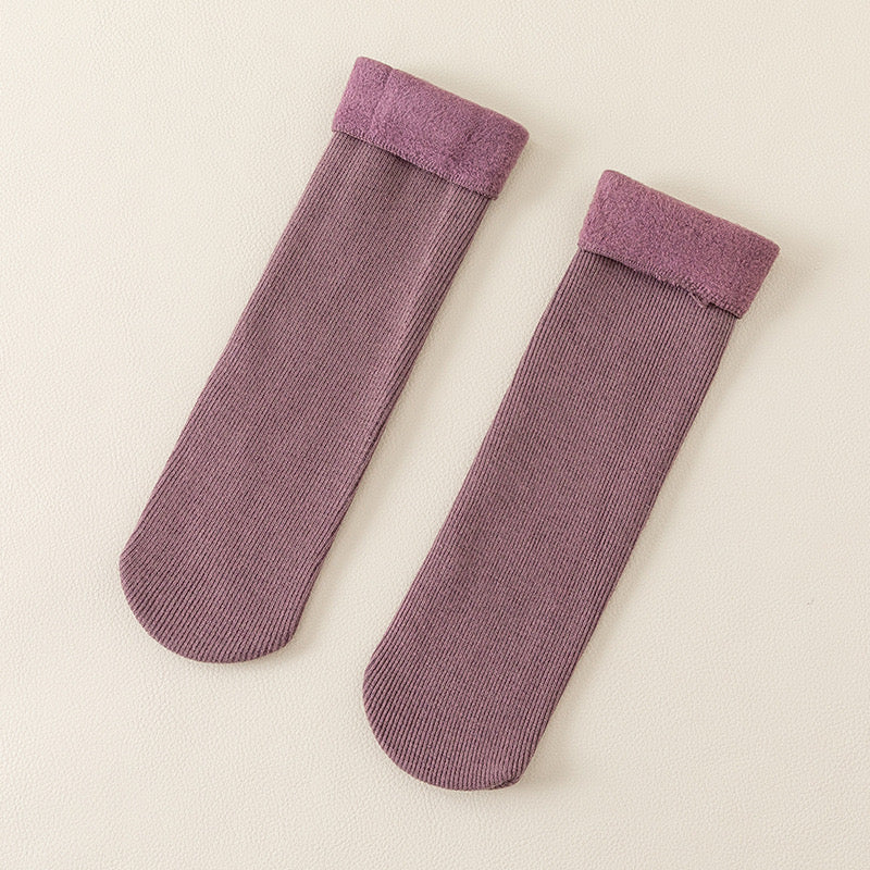 1 Pair of Thick Winter Socks in light pink color