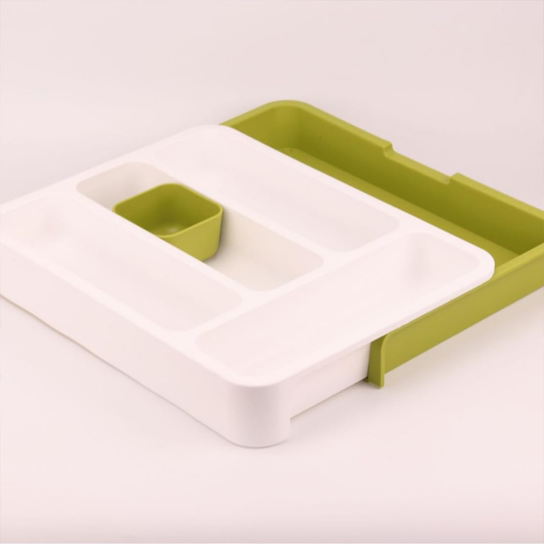 A Expandable Cutlery Tray.