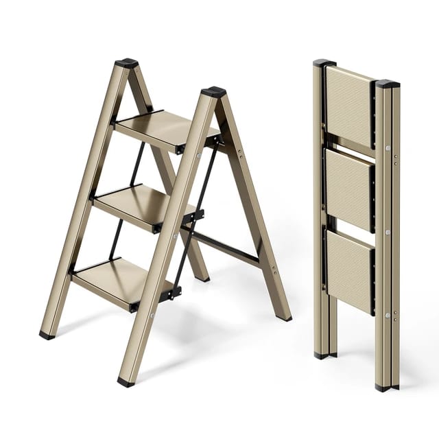 Foldable 3-Step Stool Ladder.
