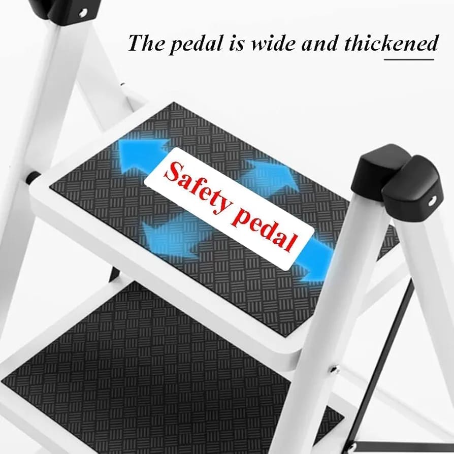 Pedal Of Folding 5 Step Ladder.