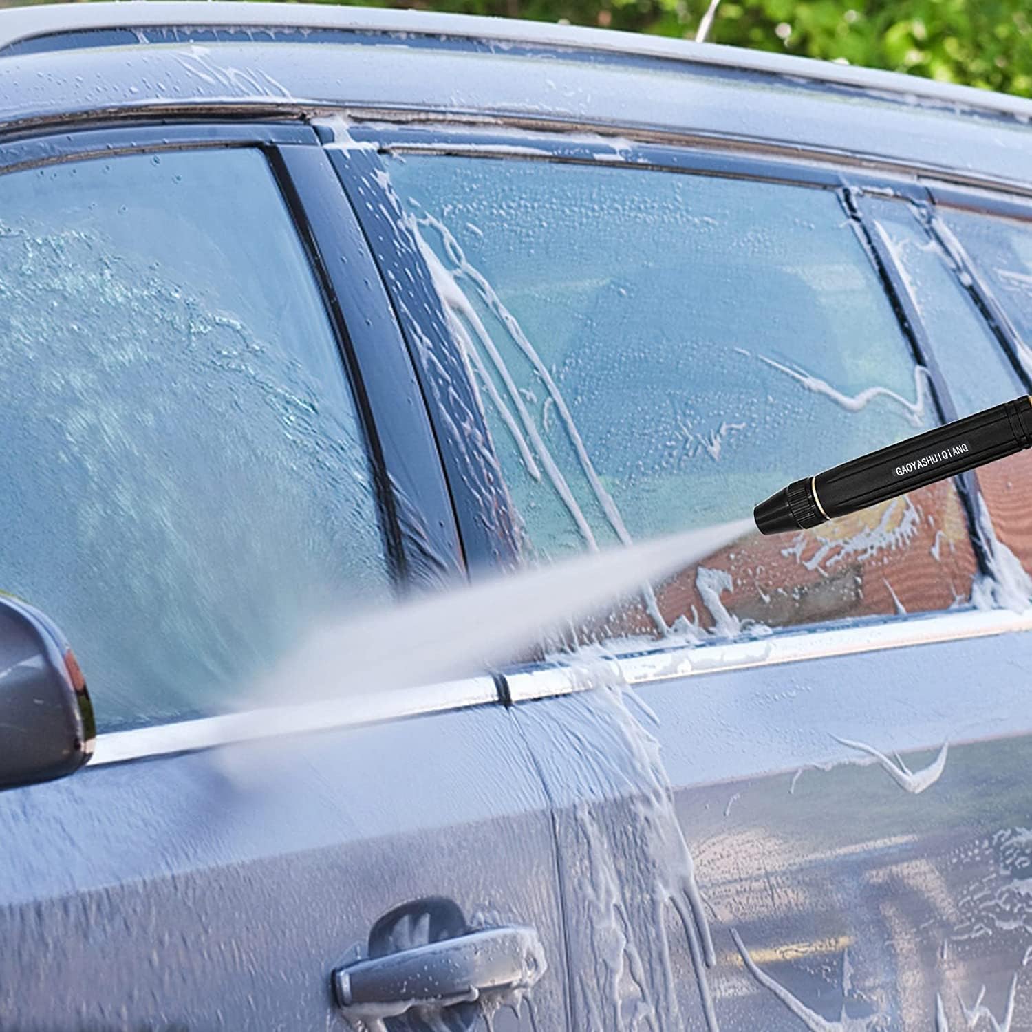A High Pressure Car Washing Water Spray Gun Set is Used to Wash Car.