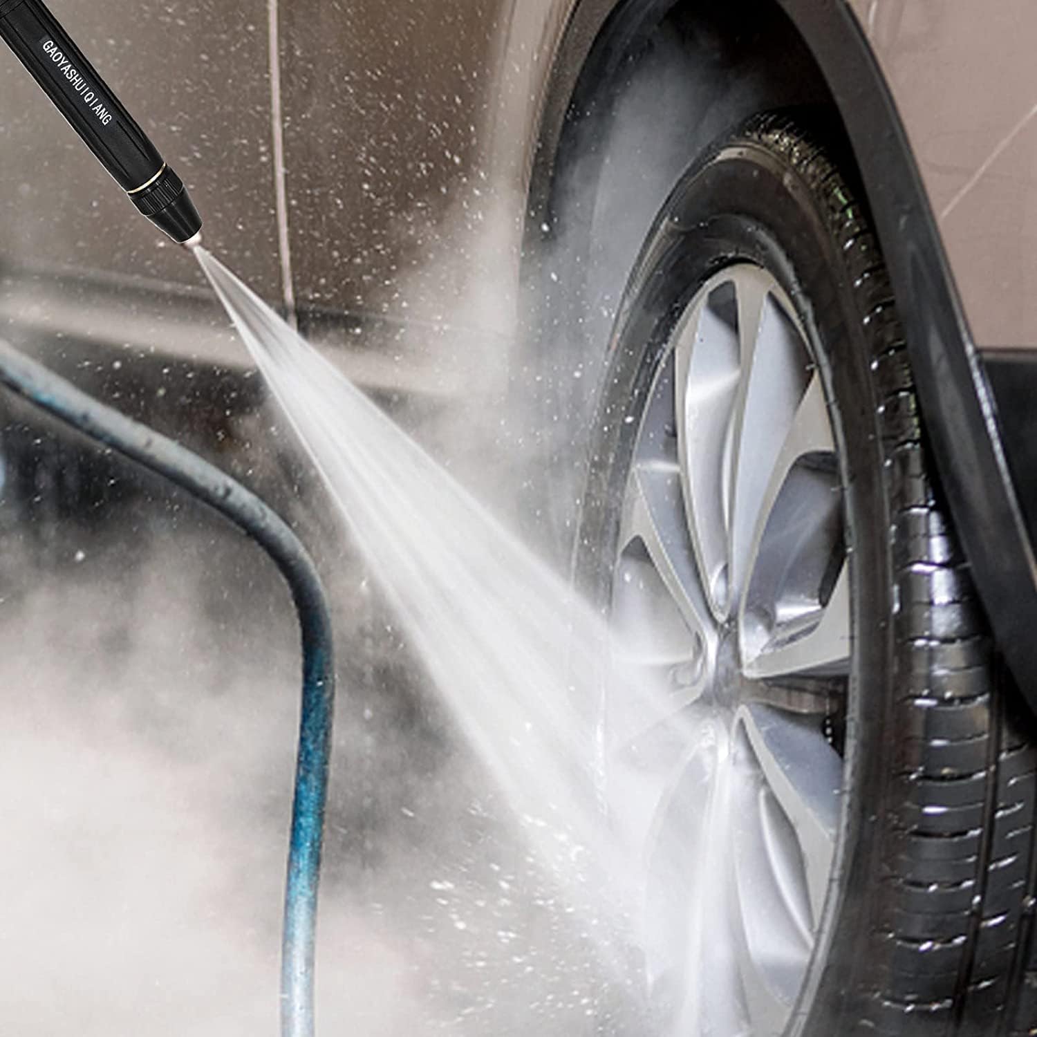 High Pressure Car Washing Water Spray Gun Set is Used to Wash Care Tyre.