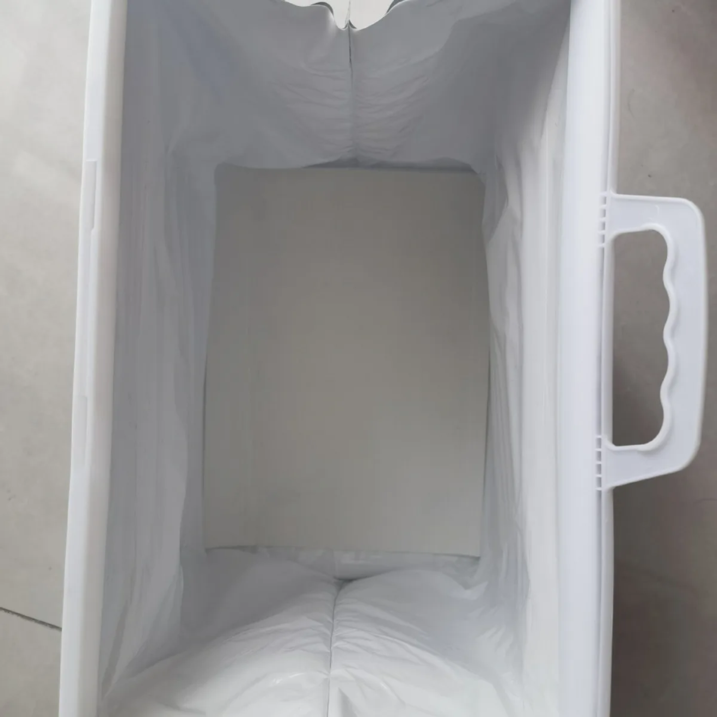 Inside View Of Hot and Cold Thermal Insulated Reusable Bag.