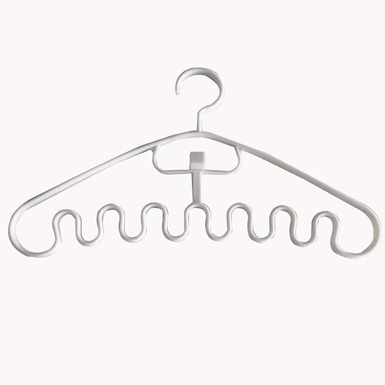 A Wave Pattern Stackable Hanger Clothes