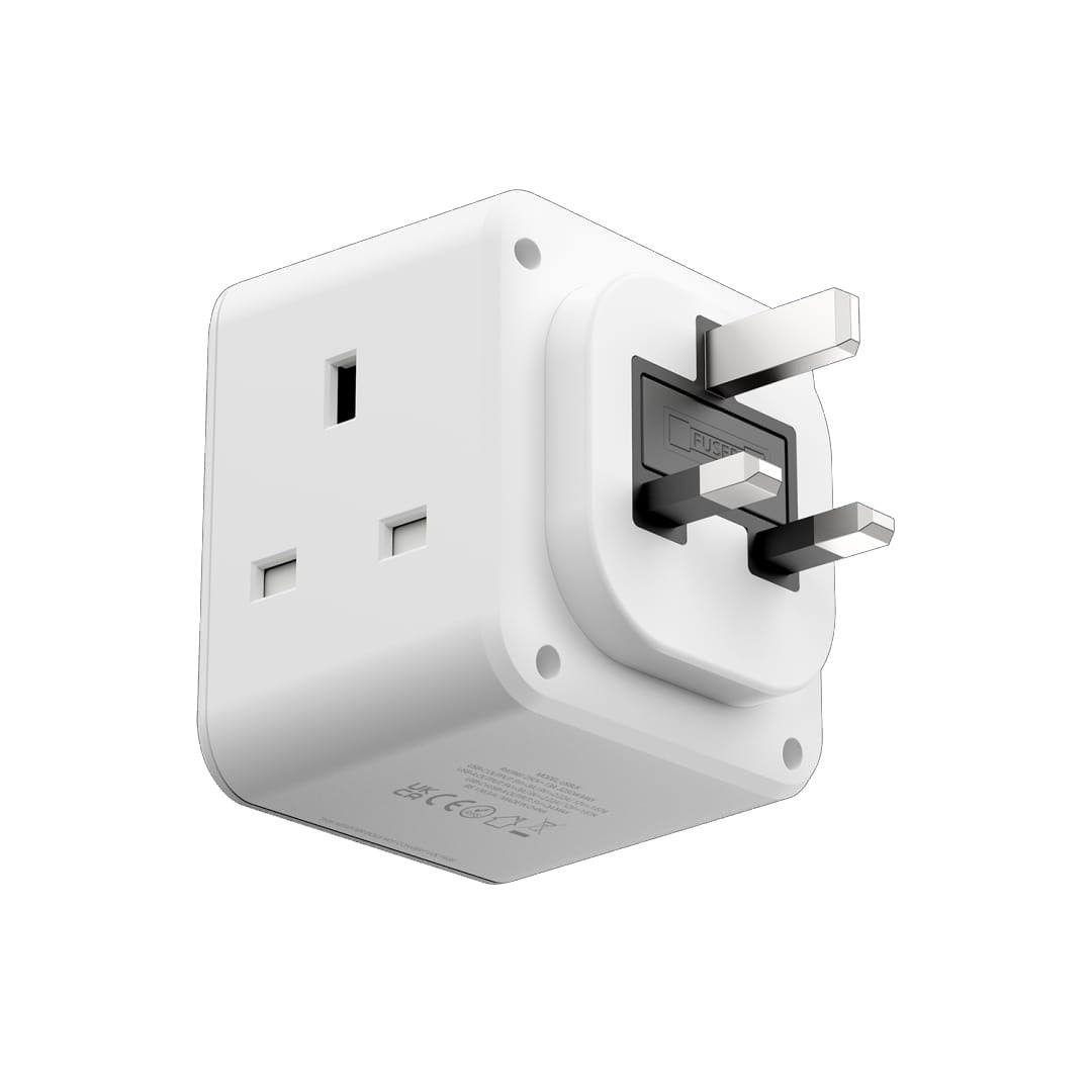 Close-up of ONEPLUG 3-Outlet Cube Extension Socket