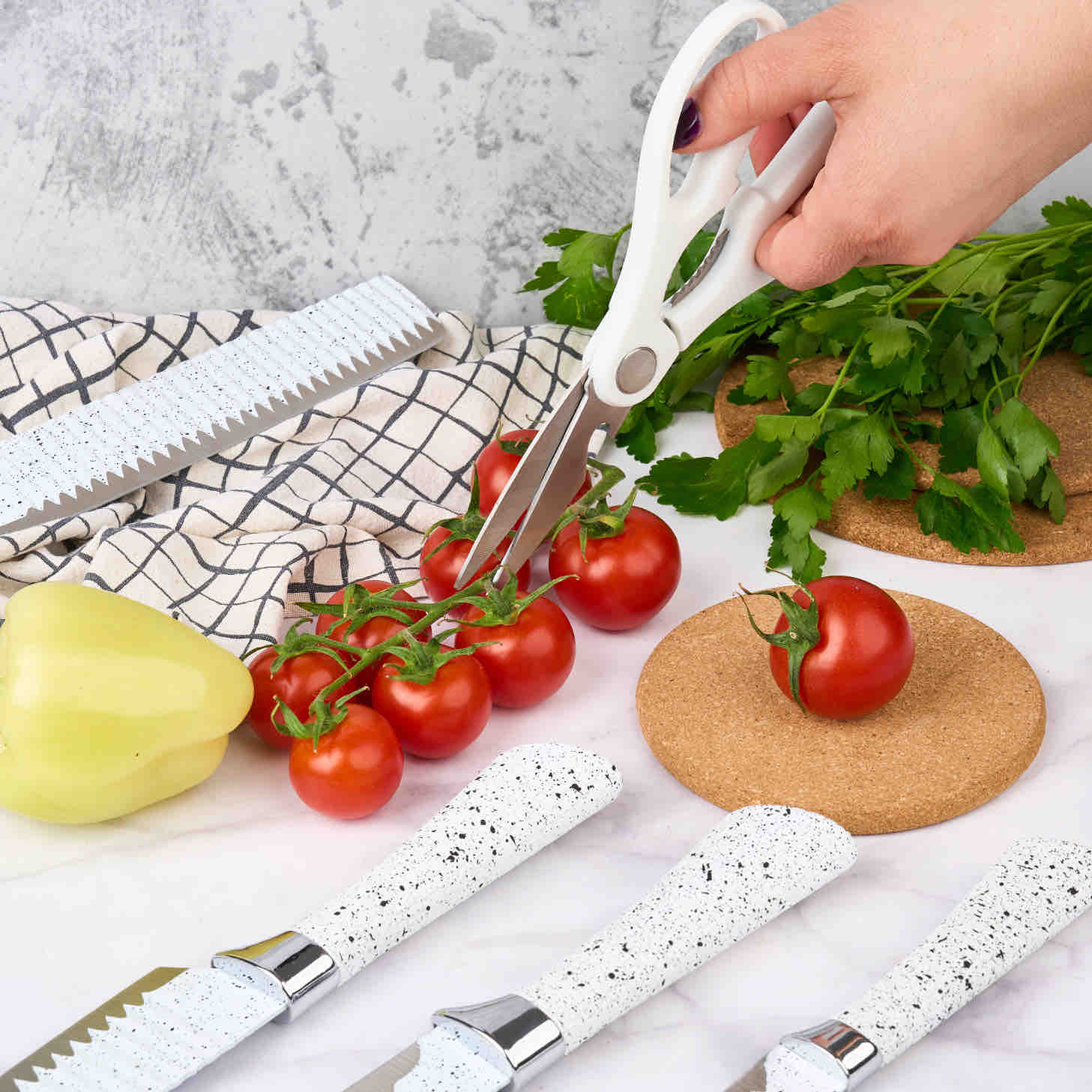 Someone using the Non-Stick Coated 6 Pcs Knife