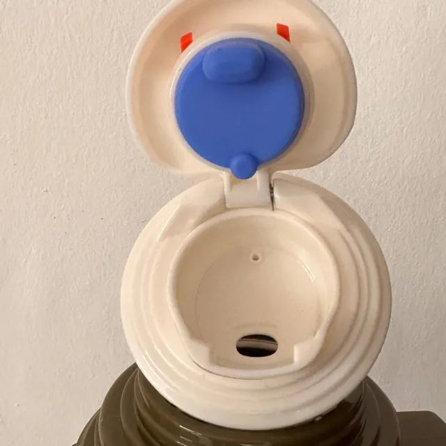 Mouth Design Of Thermal Insulated Travel Flask.