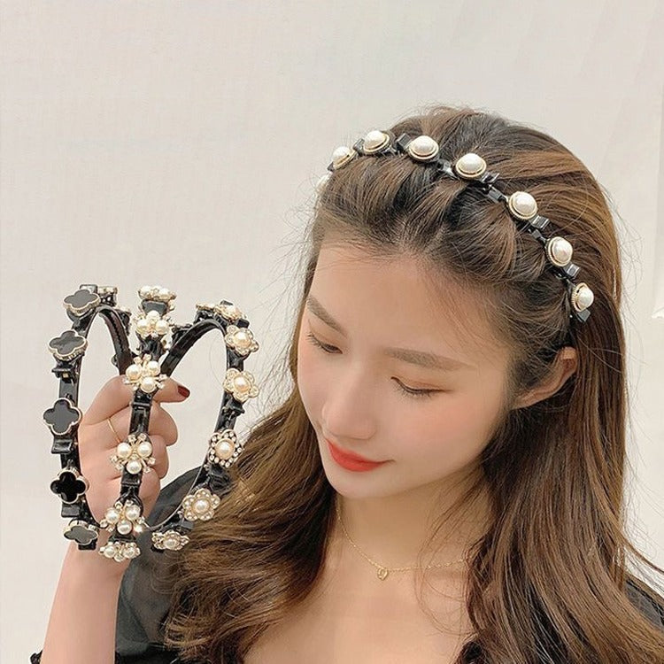 A lady worn Double Bangs Hairstyle Headband,also at the same time she holds 3 headbands in different designs