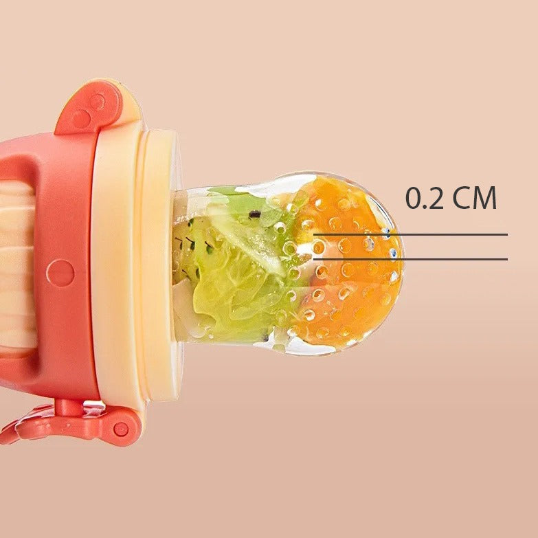 Displaying the hole size of feeding area on Baby Fruit Feeder