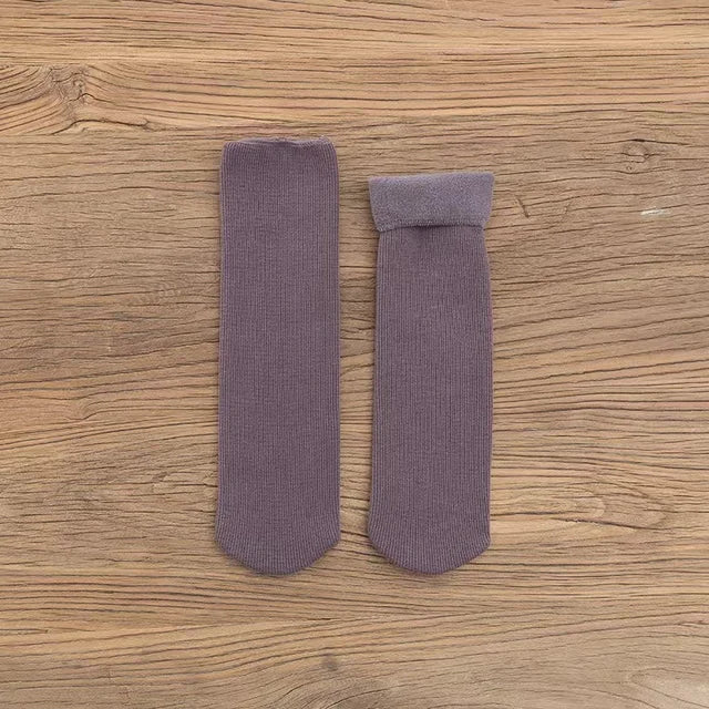 1 Pair of Thick Winter Socks in purple color
