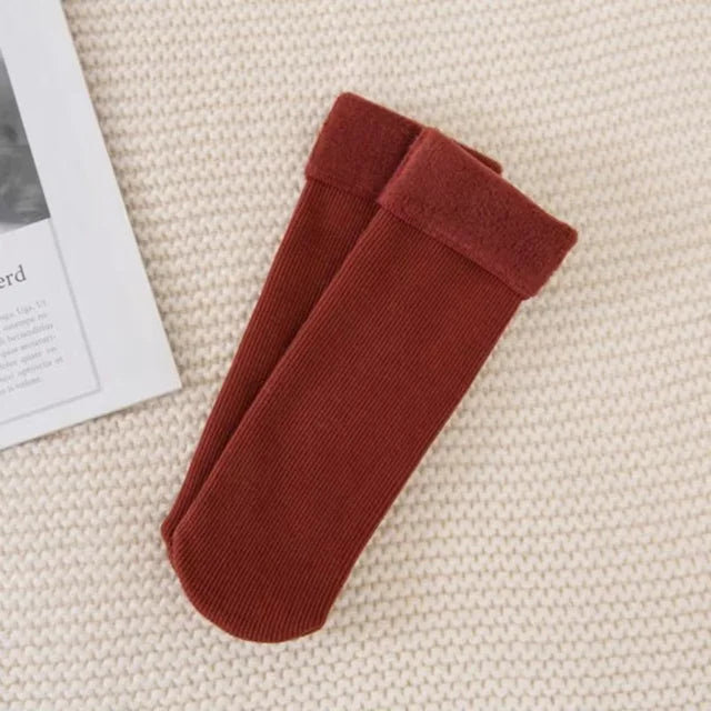 1 Pair of Thick Winter Socks in red color