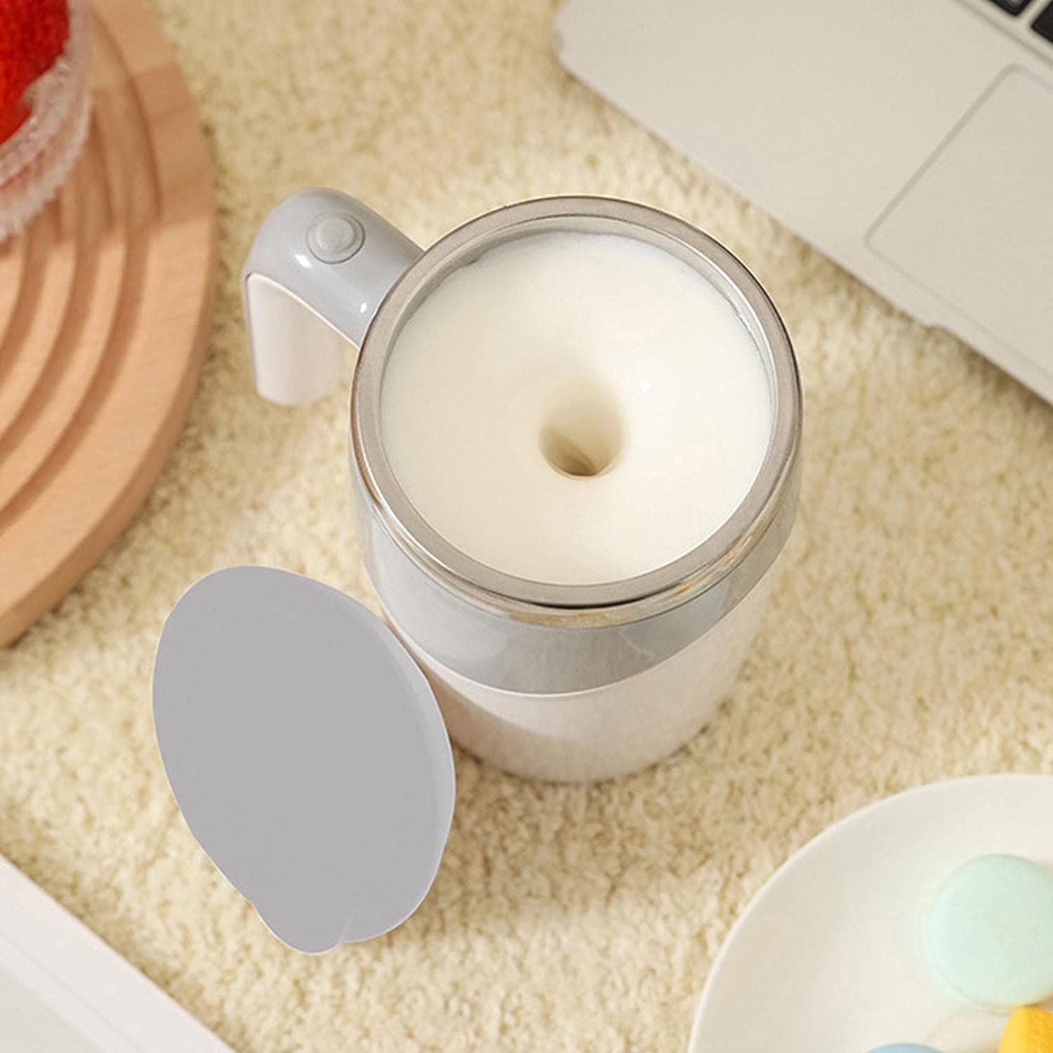 كوب محمول يقوم بالتحريك ذاتيًا، مصمم لتحريك القهوة تلقائيًا باستخدام مغناطيس