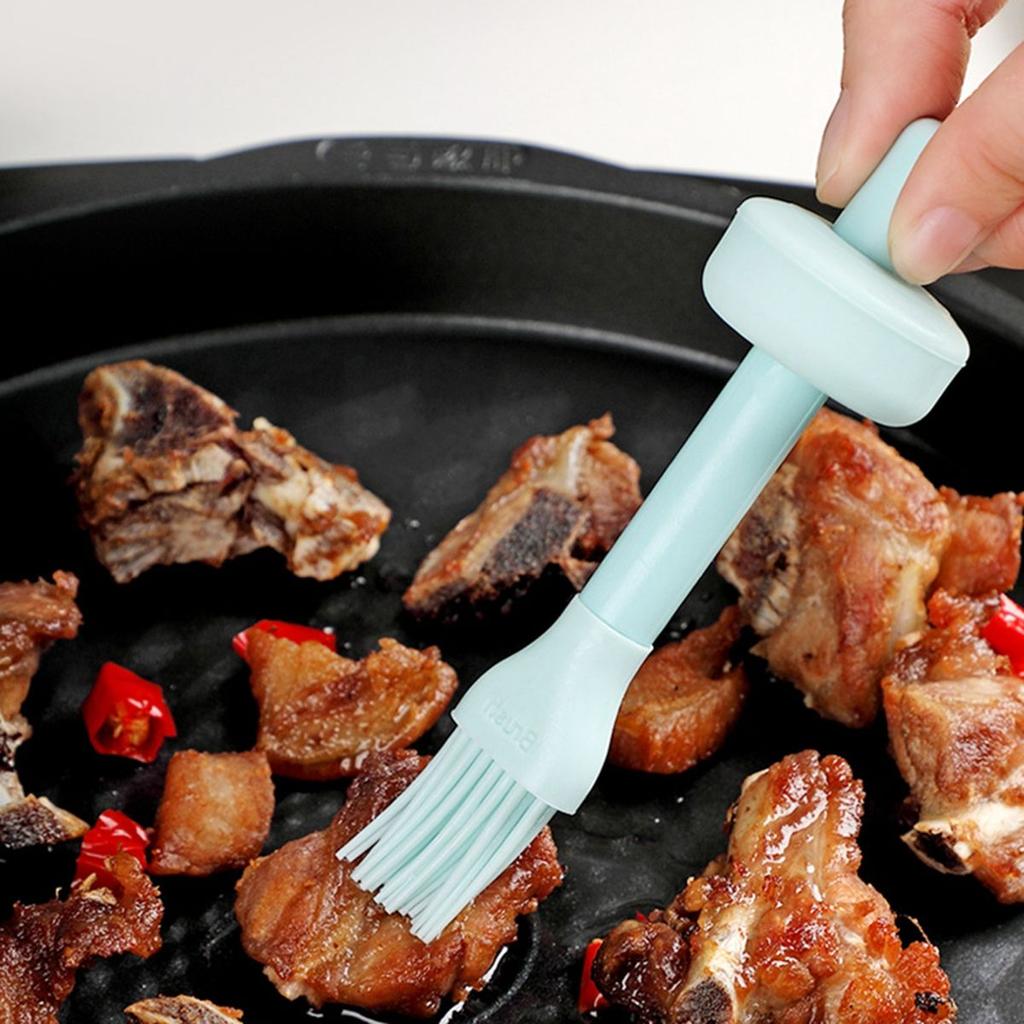 Oil Dispenser Bottle With Silicone Oil Brush, 230Ml