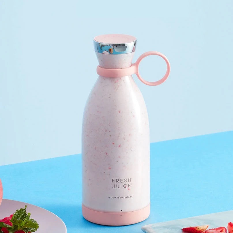350ml Portable Instant Smoothie Juicer Blender placed next to plates