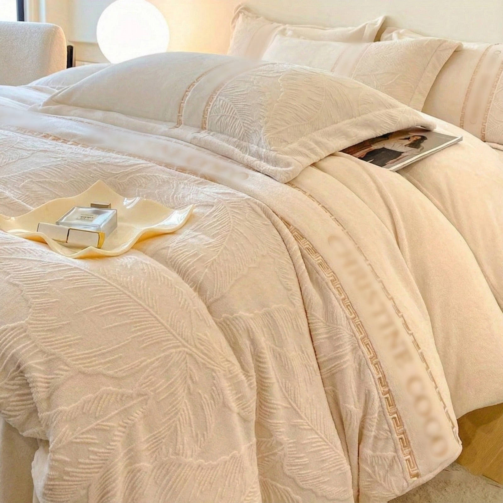 4-Piece Ultra Soft Luxury Bedding Set with Embroidered Pillowcases and Comforter, Premium Cozy Winter Quilt for King Size Bed.