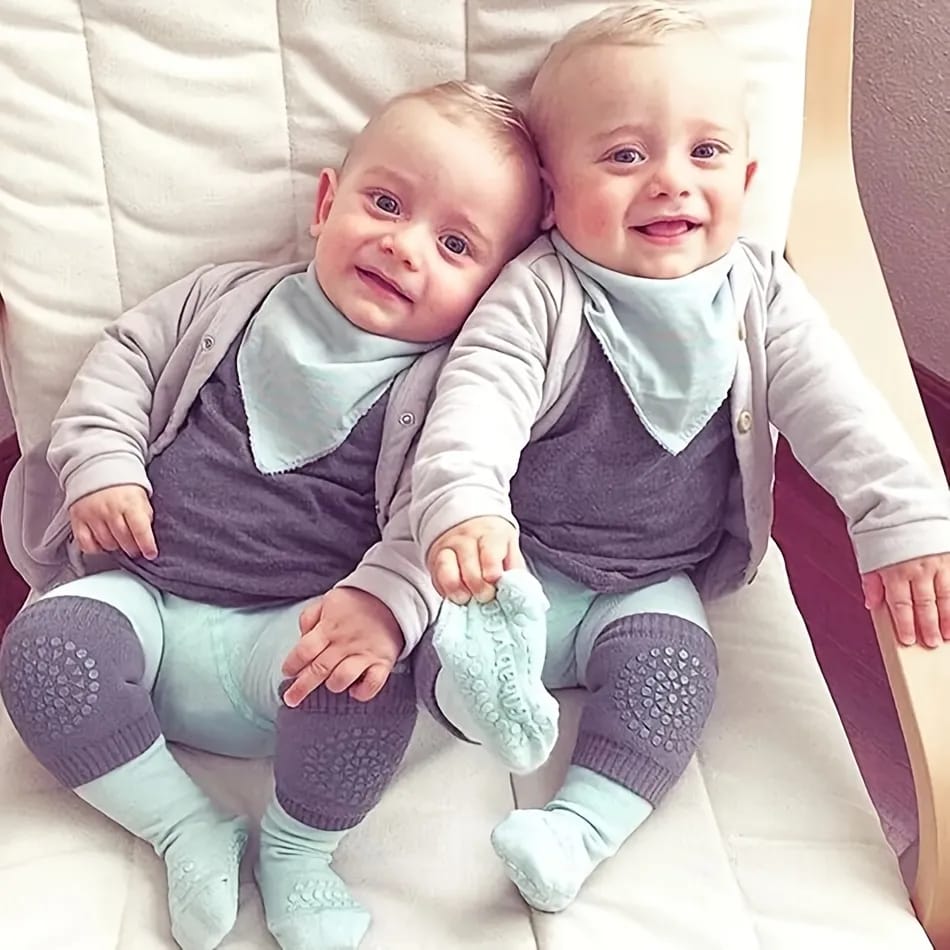 Twin Babies Wearing Stretchable Knee Socks.