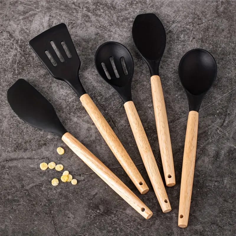 Black Kitchen Spoon Utensil Set.