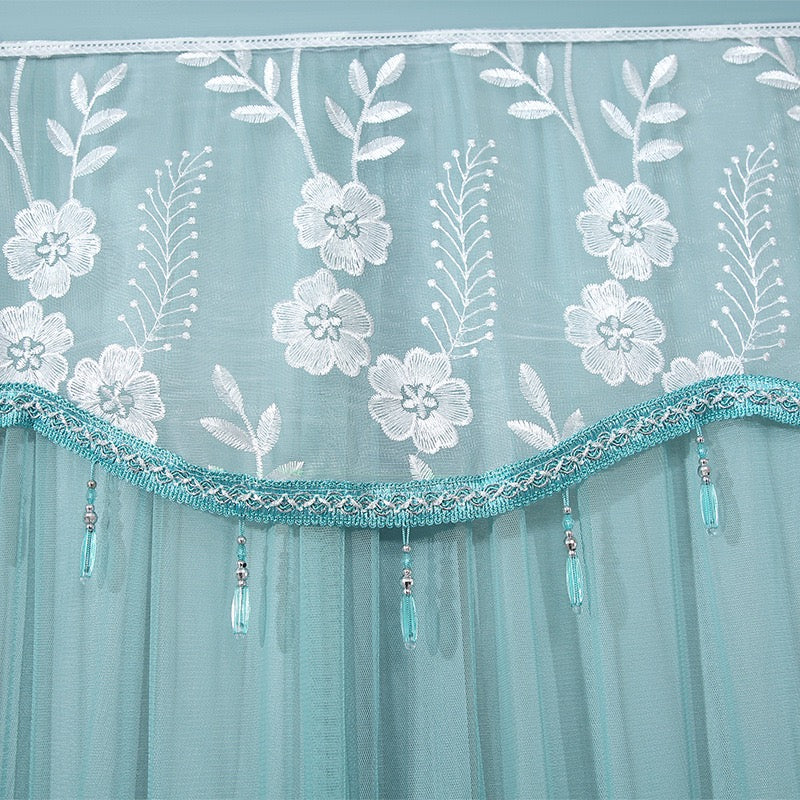 Double-Layered Lace Curtains.