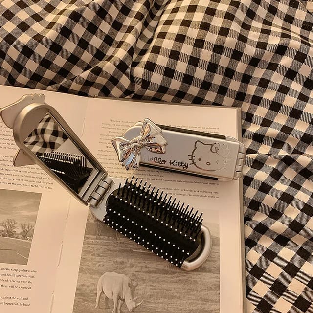 Folding Hair Comb with Mirror.