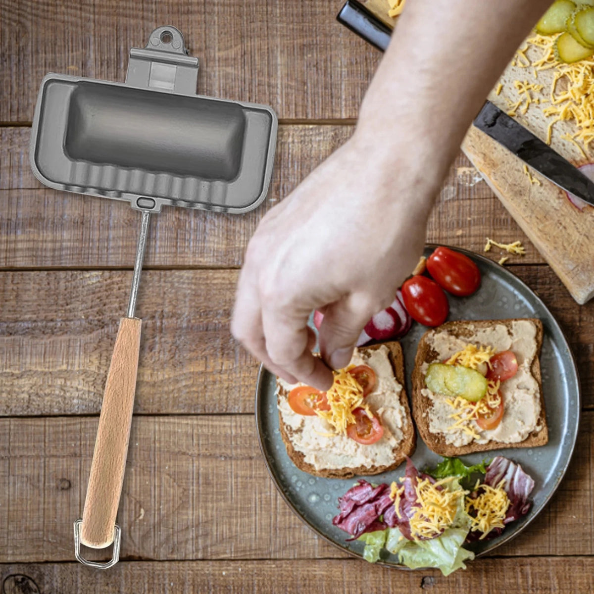 Sandwiches prepared with the help of Double-Sided Breakfast Sandwich Maker served on a plate 