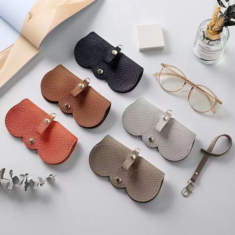 Unisex Portable Glasses Bag - Protective Case with Chain for Sunglasses Unisex Portable Glasses Bag - Protective Case with Chain for Sunglasses
