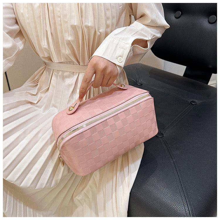 Stylish Large Capacity Cosmetic Bag - Portable Travel Makeup Ladies Purse Stylish Large Capacity Cosmetic Bag - Portable Travel Makeup Ladies Purse