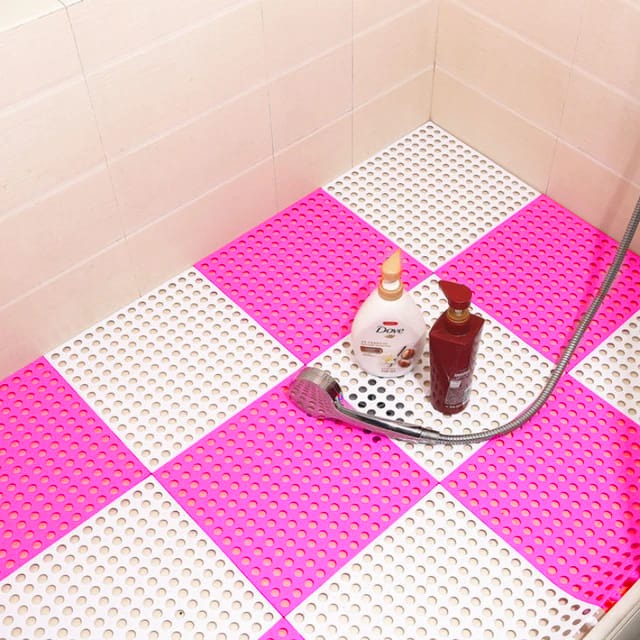 Interlocking Non-Slip Bathroom Mat floored in a bathroom.