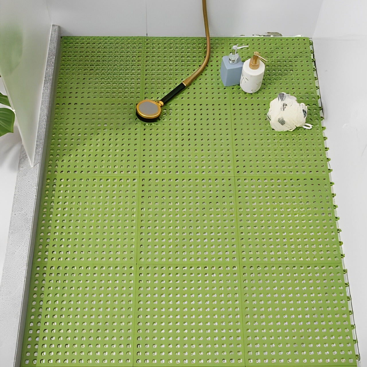 Interlocking Non-Slip Bathroom Mat.