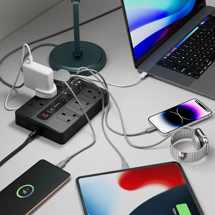 Multiple Devices are Connected to Porodo Multi-Port Super Hub.