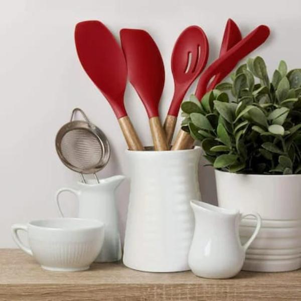 Red Kitchen Spoon Utensil Set.