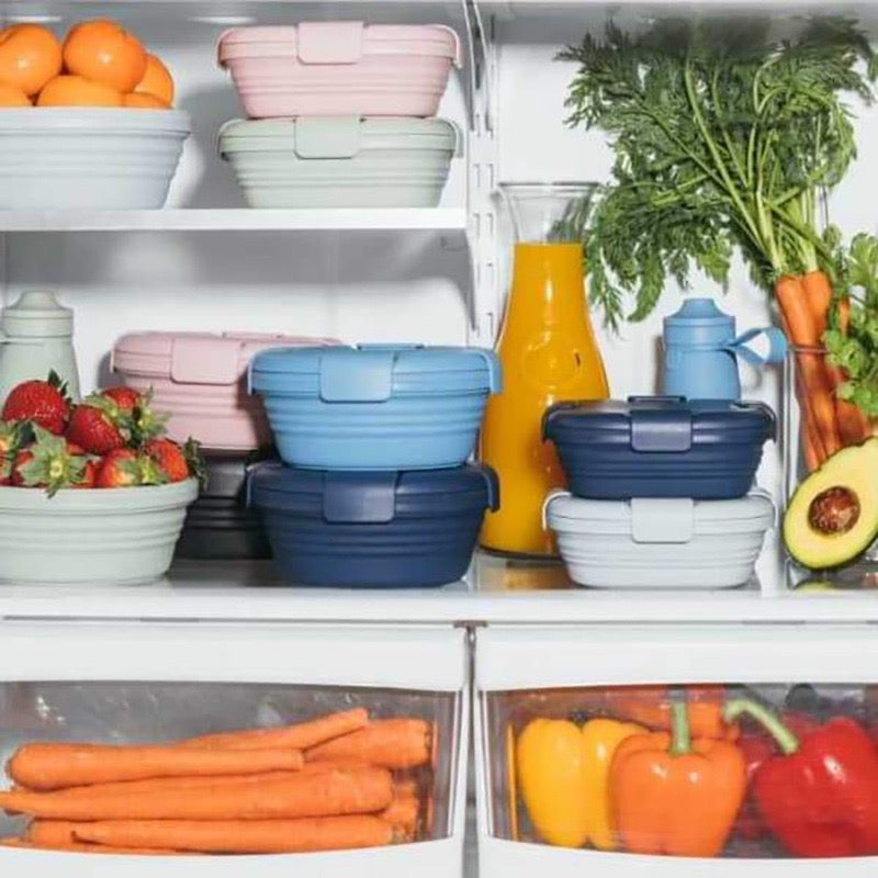 Silicone Bowl Food Container is Arranged in a Shelf.