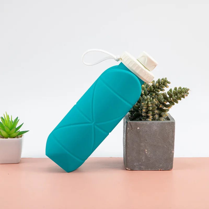 Green Foldable Silicone Travel Water Bottle.