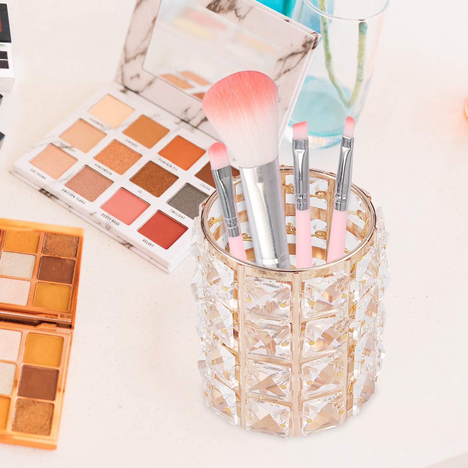 Silver Makeup Brush Holder Organizer With Makeup Brushes.