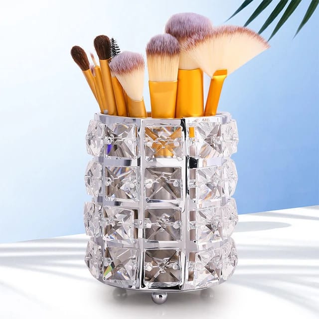 Silver Makeup Brush Holder Organizer With Makeup Brushes.