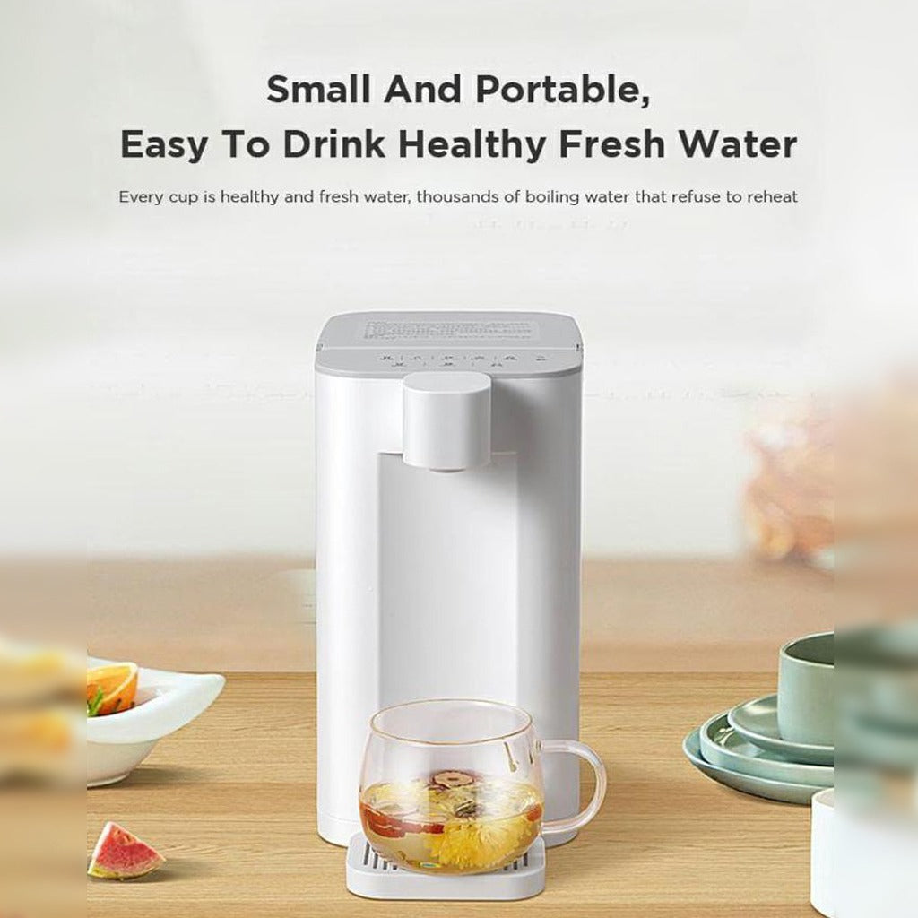 2.8L Instant Heating Desktop Water Dispenser - Small and portable
