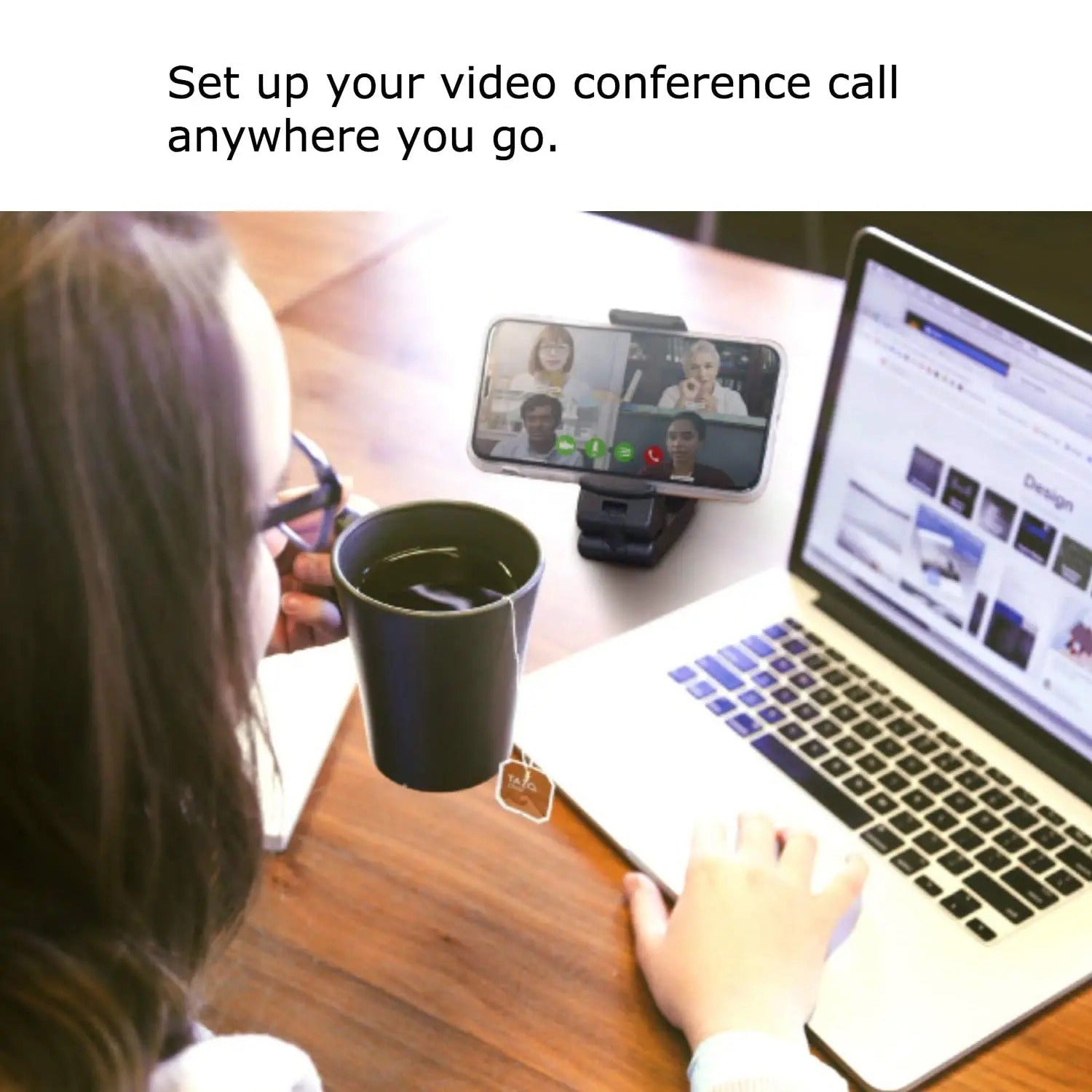 A Women on Video Call By using Universal Mobile Phone Mount Holder.