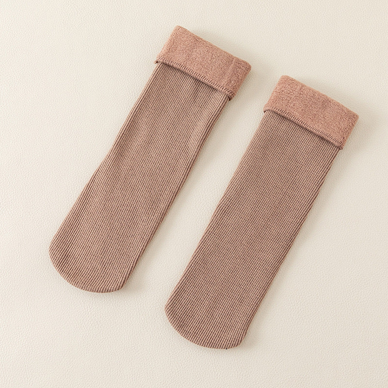 1 Pair of Thick Winter Socks 