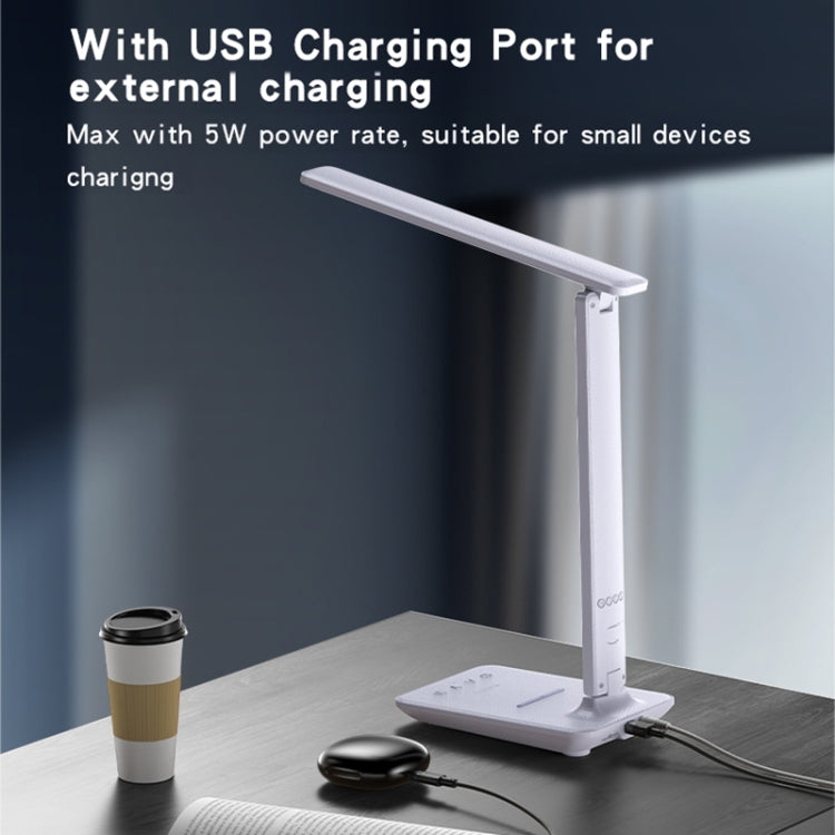 Charging a Earpod Using YESIDO DS20 Foldable Desk Lamp.