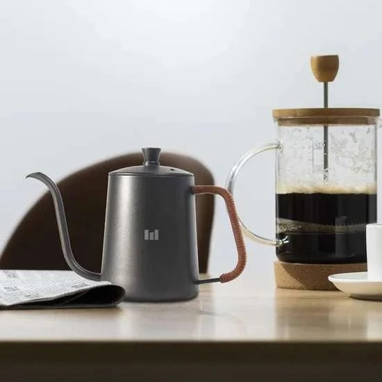 Macnoa Coffee Pot, Gooseneck Sprout, Hand wound Grip Macnoa Coffee Pot, Gooseneck Sprout, Hand wound Grip