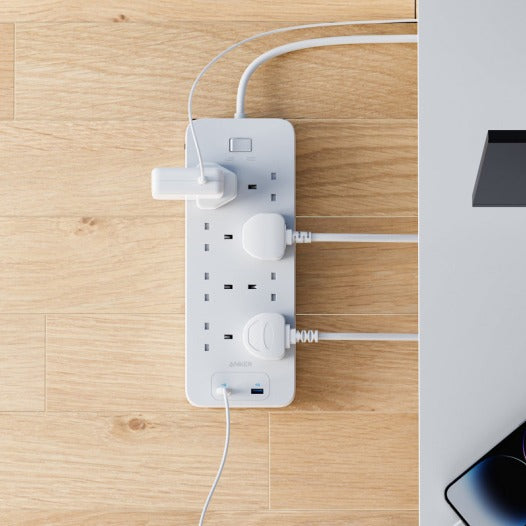 White power strip with built-in USB charging
